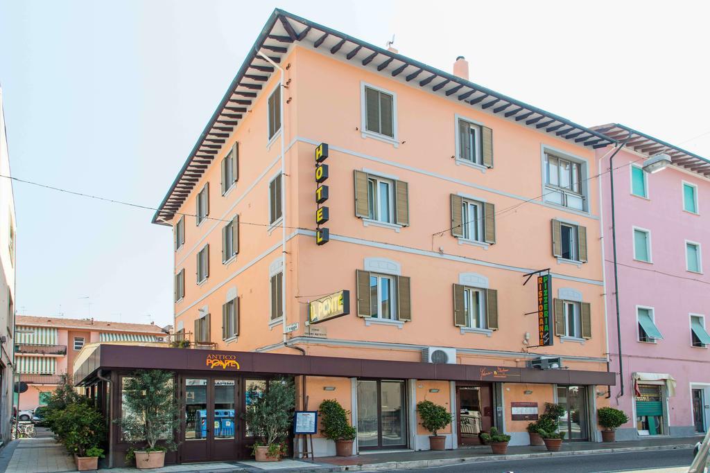 Hotel Il Ponte Чечина Экстерьер фото