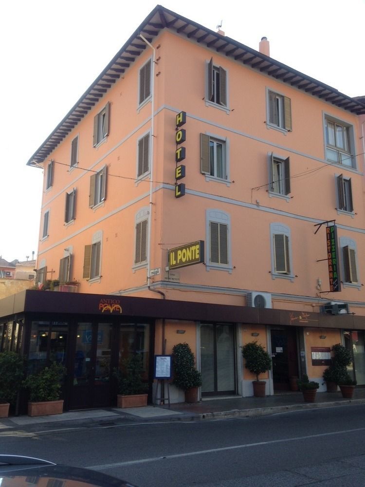 Hotel Il Ponte Чечина Экстерьер фото