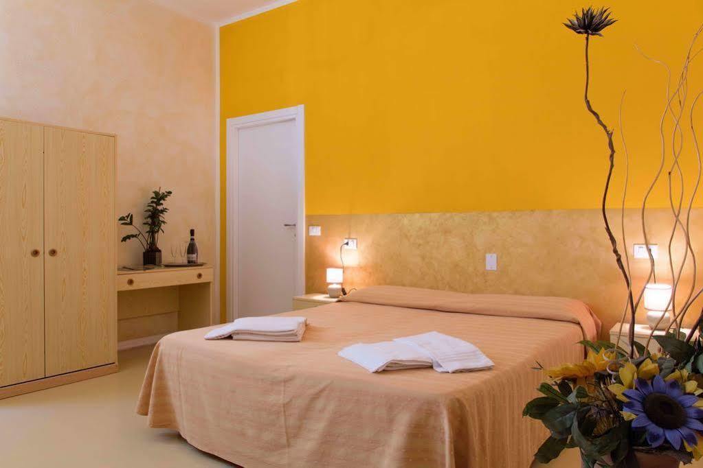 Hotel Il Ponte Чечина Экстерьер фото
